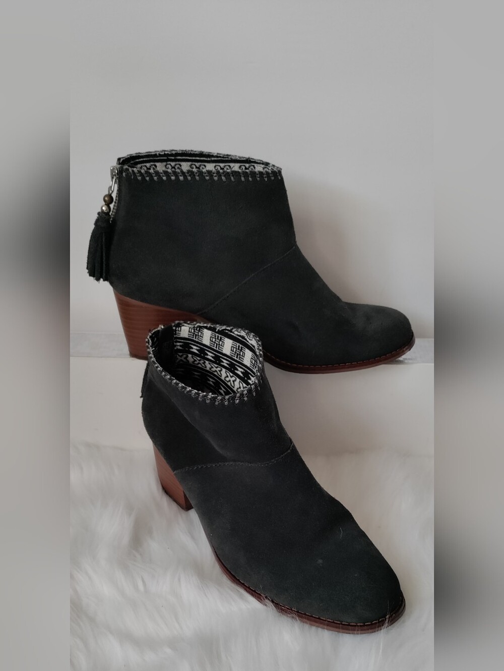 TOMS Constance Grey Suede Woven Tassel Zip Block Heel Booties Size 8.5